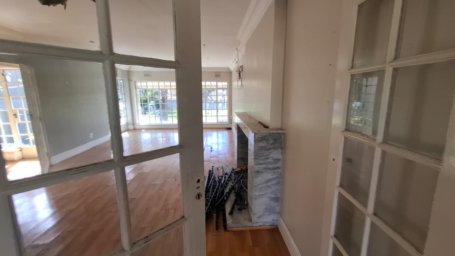 6 Bedroom Property for Sale in Mondeor Gauteng