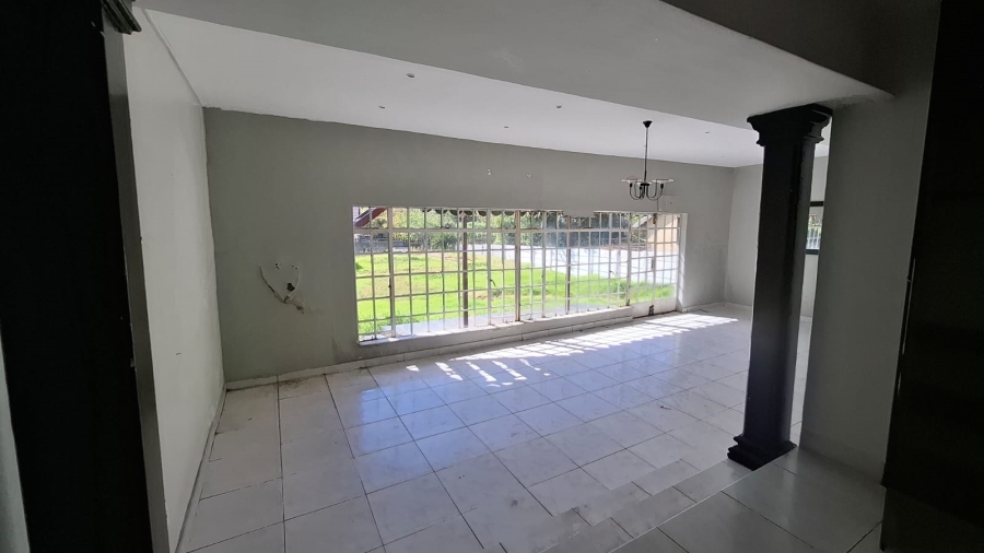 6 Bedroom Property for Sale in Mondeor Gauteng