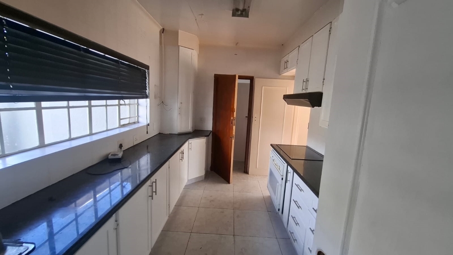 6 Bedroom Property for Sale in Mondeor Gauteng