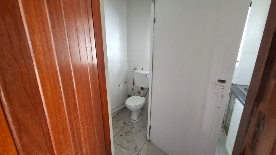 6 Bedroom Property for Sale in Mondeor Gauteng