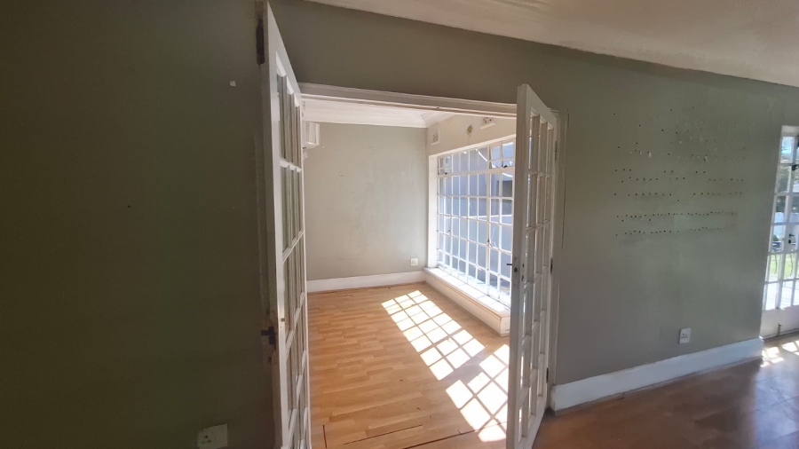 6 Bedroom Property for Sale in Mondeor Gauteng