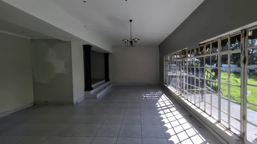 6 Bedroom Property for Sale in Mondeor Gauteng