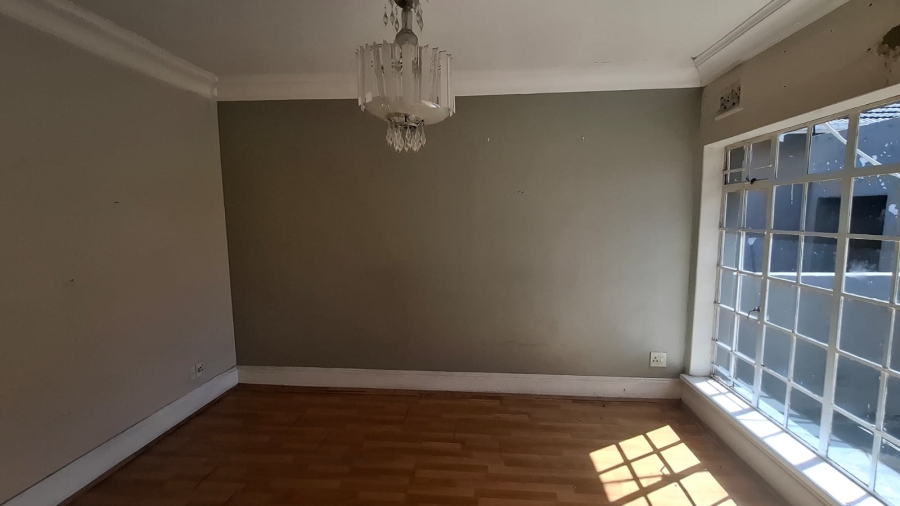 6 Bedroom Property for Sale in Mondeor Gauteng