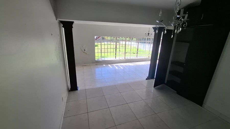 6 Bedroom Property for Sale in Mondeor Gauteng
