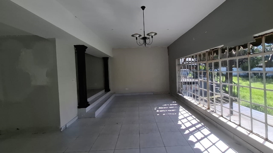 6 Bedroom Property for Sale in Mondeor Gauteng