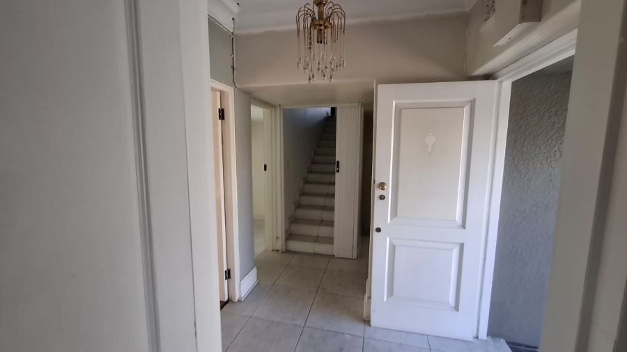 6 Bedroom Property for Sale in Mondeor Gauteng