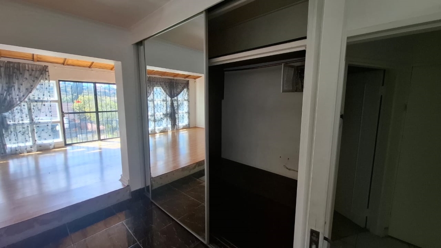 6 Bedroom Property for Sale in Mondeor Gauteng