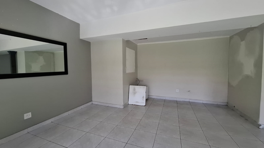 6 Bedroom Property for Sale in Mondeor Gauteng