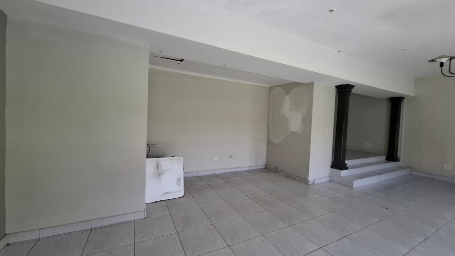 6 Bedroom Property for Sale in Mondeor Gauteng