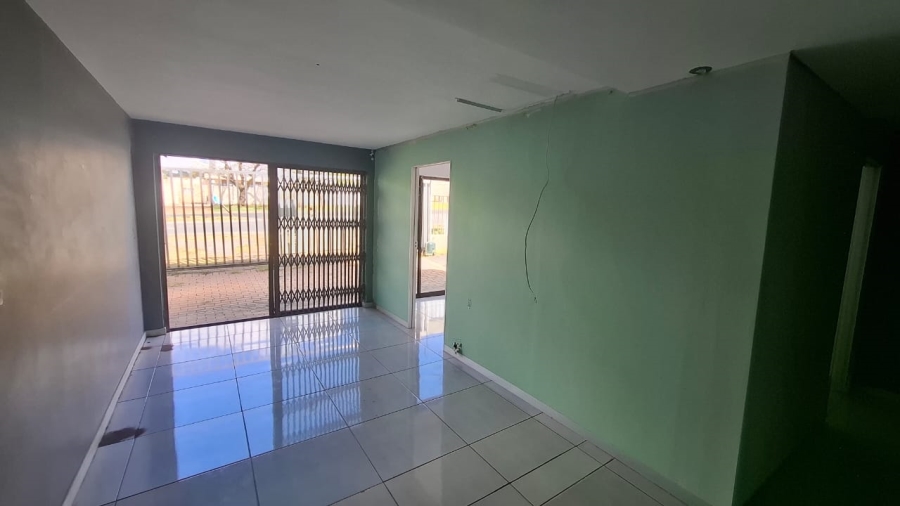 6 Bedroom Property for Sale in Mondeor Gauteng