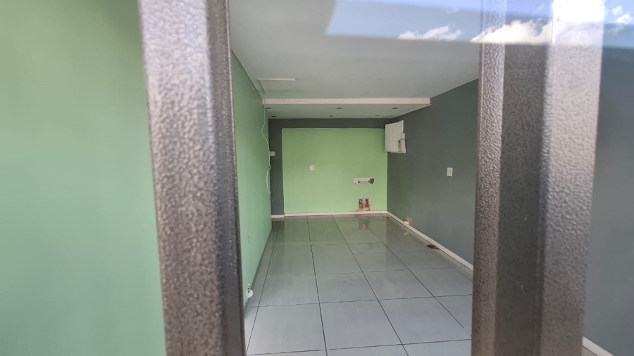 6 Bedroom Property for Sale in Mondeor Gauteng