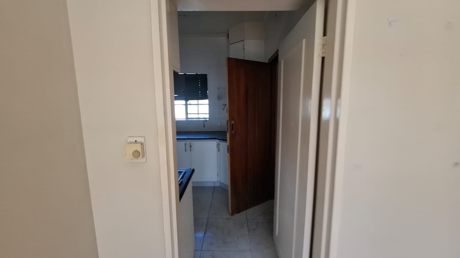 6 Bedroom Property for Sale in Mondeor Gauteng