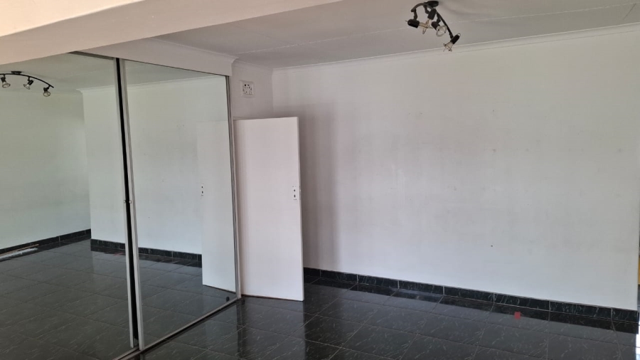 6 Bedroom Property for Sale in Mondeor Gauteng