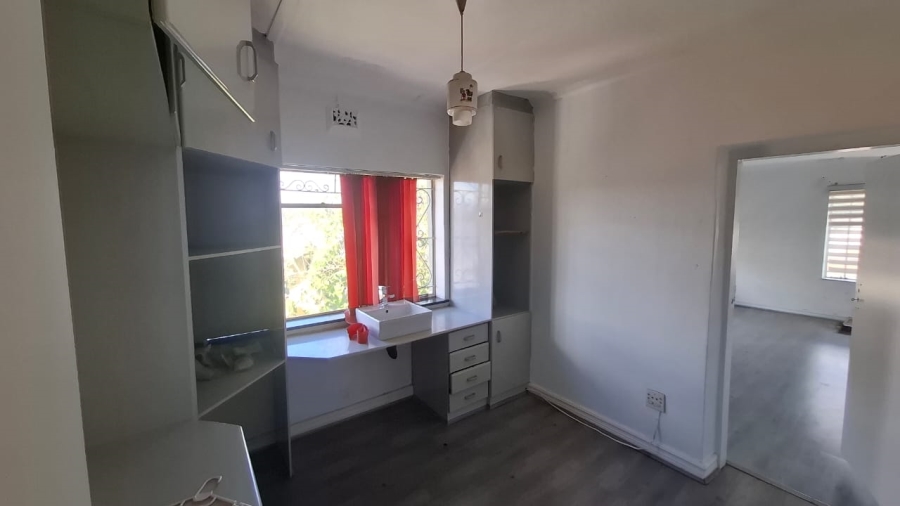 6 Bedroom Property for Sale in Mondeor Gauteng