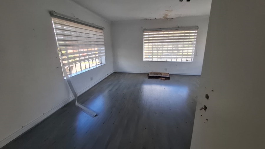 6 Bedroom Property for Sale in Mondeor Gauteng