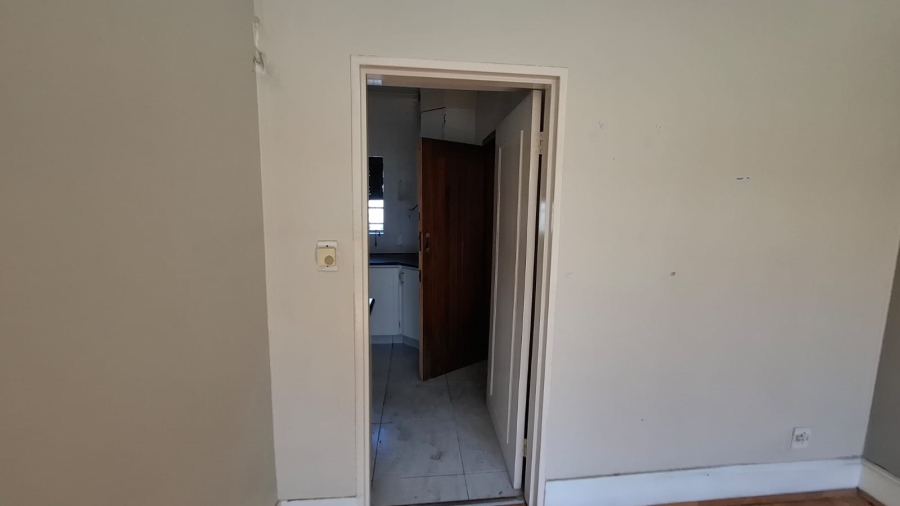 6 Bedroom Property for Sale in Mondeor Gauteng
