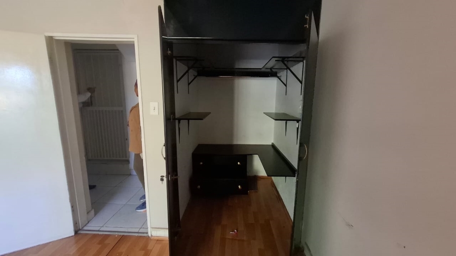 6 Bedroom Property for Sale in Mondeor Gauteng