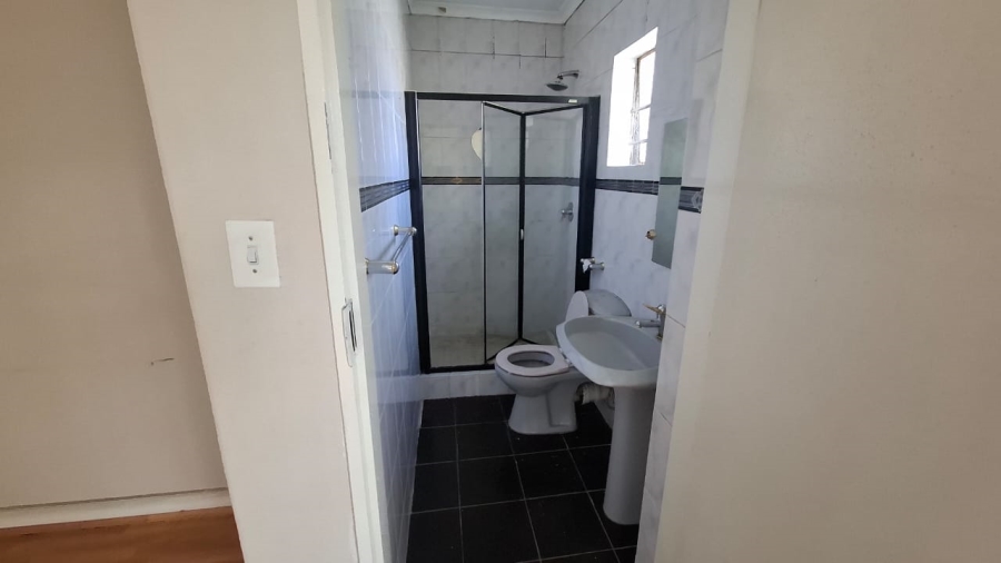 6 Bedroom Property for Sale in Mondeor Gauteng