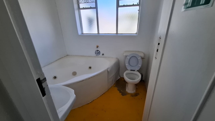 6 Bedroom Property for Sale in Mondeor Gauteng