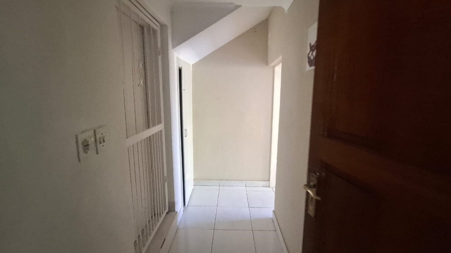 6 Bedroom Property for Sale in Mondeor Gauteng