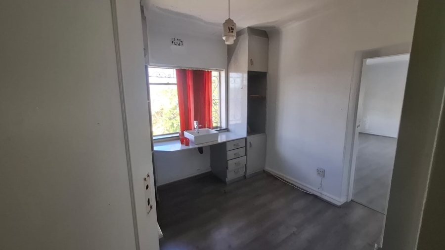 6 Bedroom Property for Sale in Mondeor Gauteng