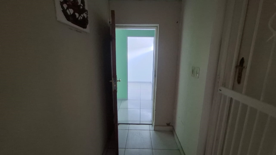 6 Bedroom Property for Sale in Mondeor Gauteng