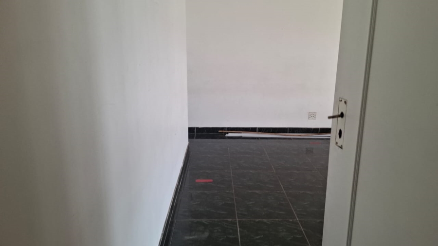 6 Bedroom Property for Sale in Mondeor Gauteng
