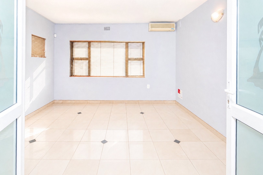 To Let Commercial Property for Rent in Parkwood Gauteng