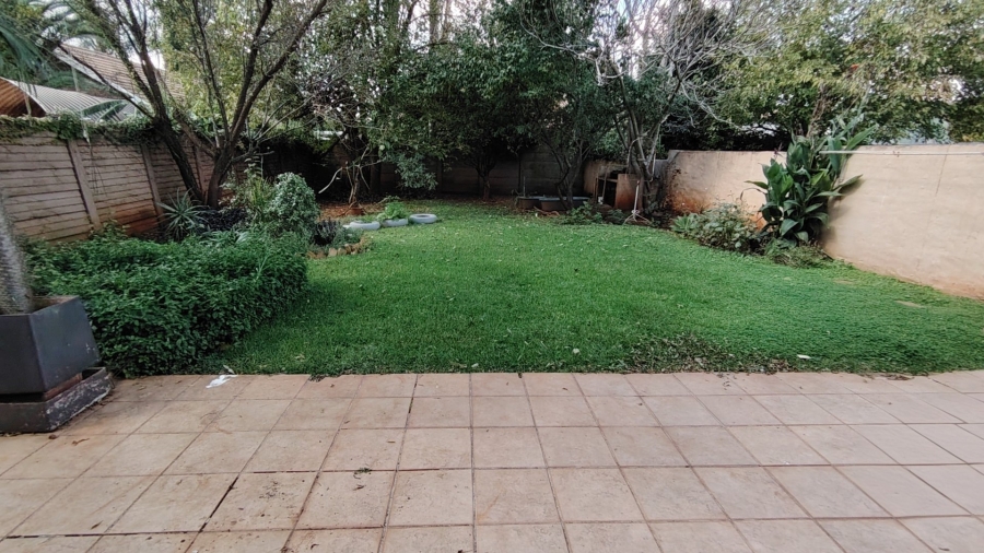 6 Bedroom Property for Sale in Lyttelton Manor Gauteng