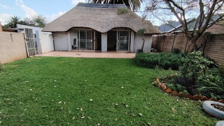 6 Bedroom Property for Sale in Lyttelton Manor Gauteng