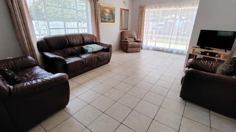 6 Bedroom Property for Sale in Lyttelton Manor Gauteng