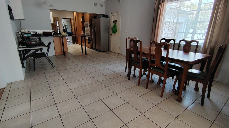 6 Bedroom Property for Sale in Lyttelton Manor Gauteng