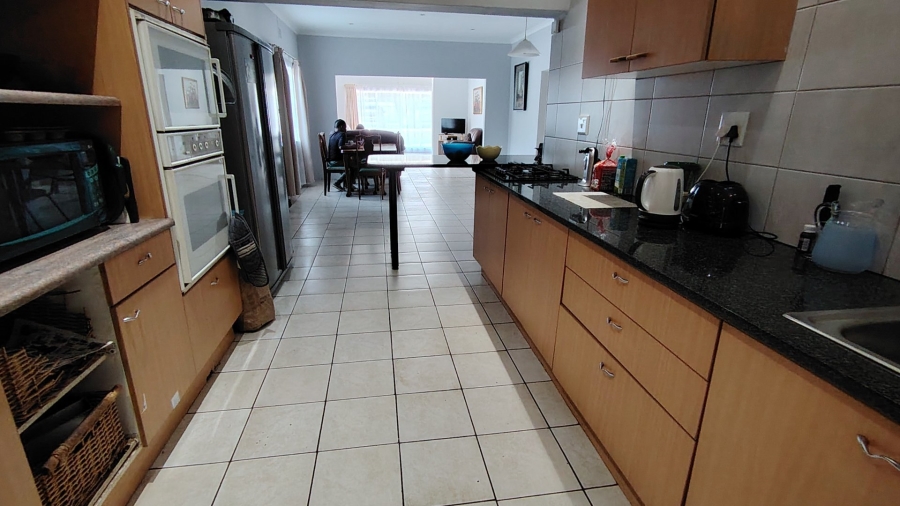 6 Bedroom Property for Sale in Lyttelton Manor Gauteng