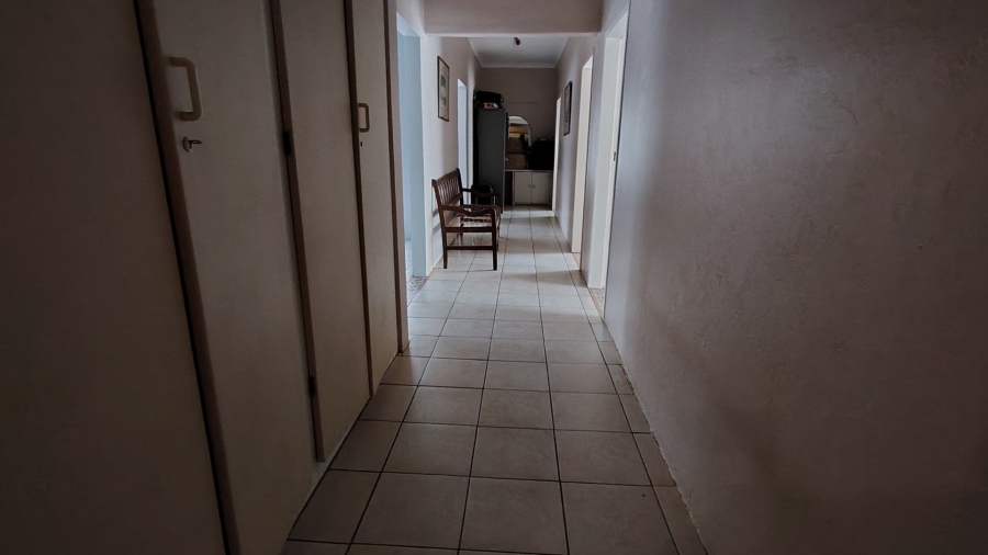 6 Bedroom Property for Sale in Lyttelton Manor Gauteng