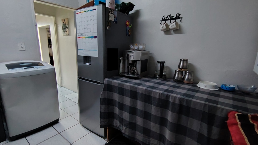 6 Bedroom Property for Sale in Lyttelton Manor Gauteng