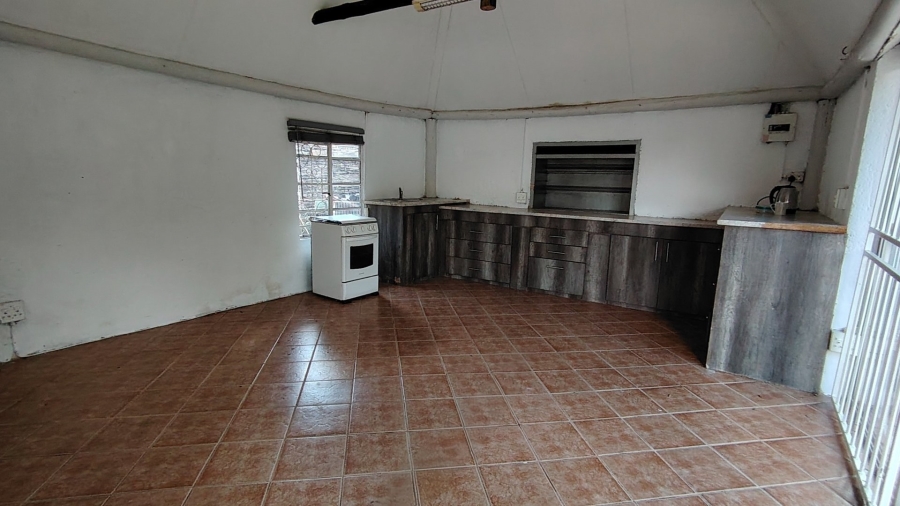 6 Bedroom Property for Sale in Lyttelton Manor Gauteng