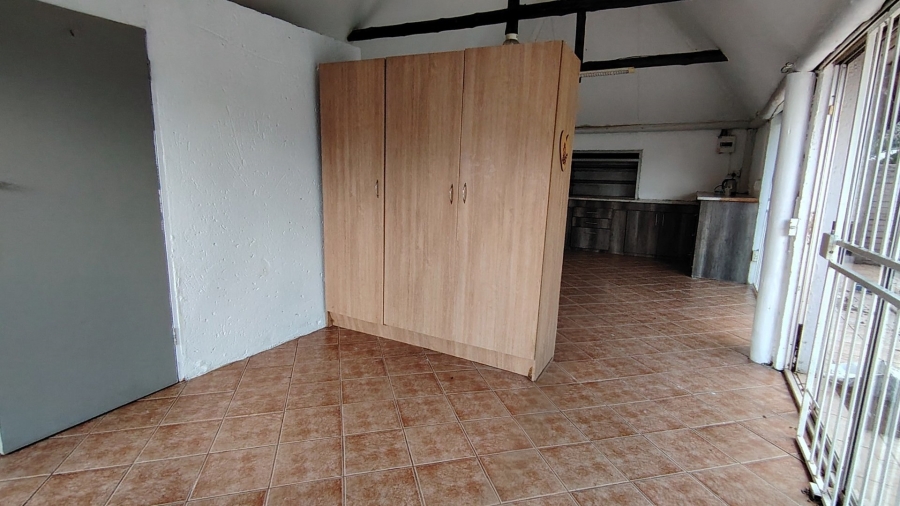 6 Bedroom Property for Sale in Lyttelton Manor Gauteng