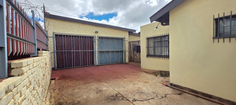 3 Bedroom Property for Sale in Laudium Gauteng