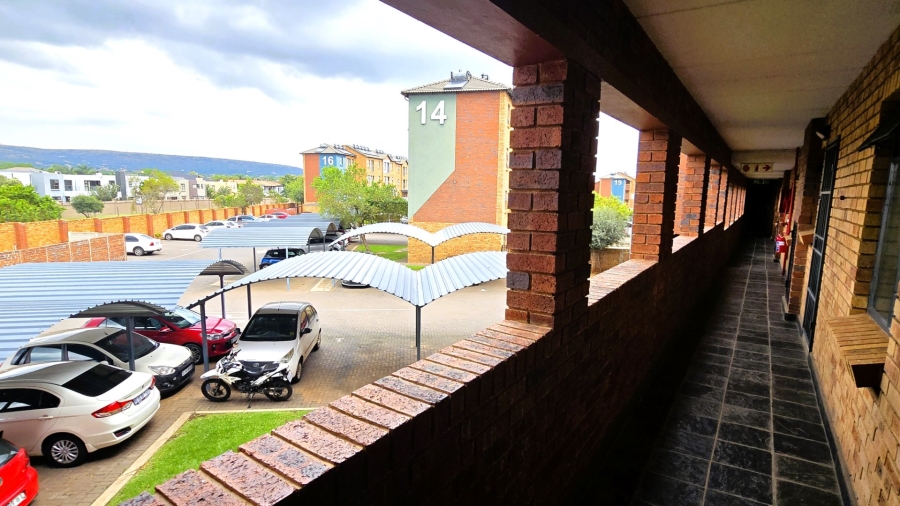 2 Bedroom Property for Sale in Montana Tuine Gauteng
