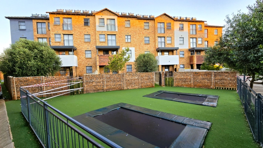 2 Bedroom Property for Sale in Montana Tuine Gauteng