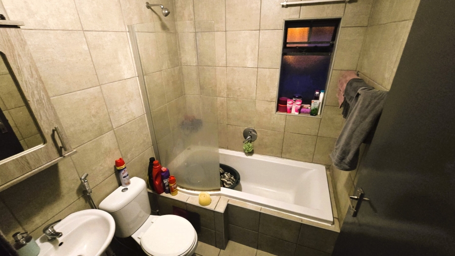 2 Bedroom Property for Sale in Montana Tuine Gauteng