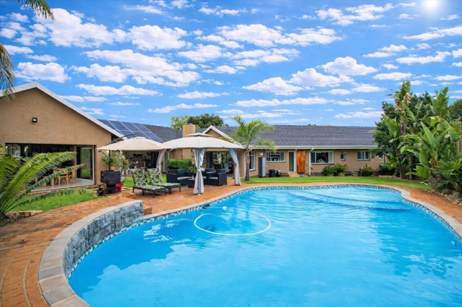 3 Bedroom Property for Sale in Farrarmere Gauteng