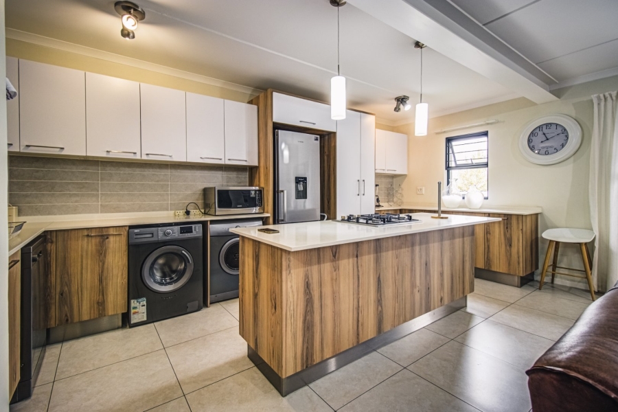 3 Bedroom Property for Sale in Longlake Gauteng