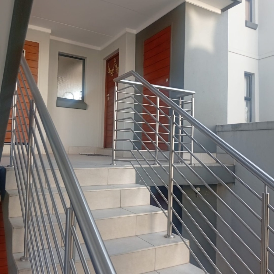 2 Bedroom Property for Sale in Longlake Gauteng