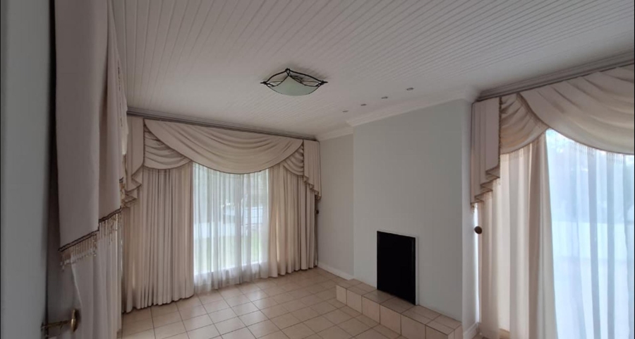 6 Bedroom Property for Sale in Noordheuwel Gauteng