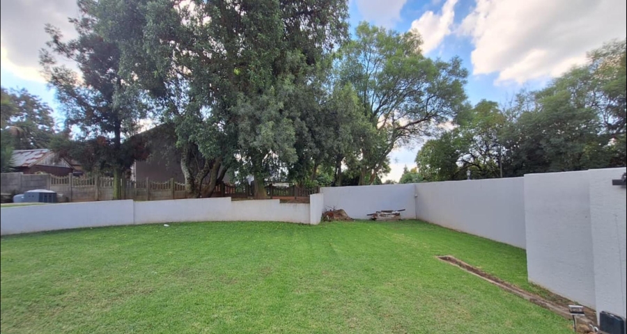6 Bedroom Property for Sale in Noordheuwel Gauteng