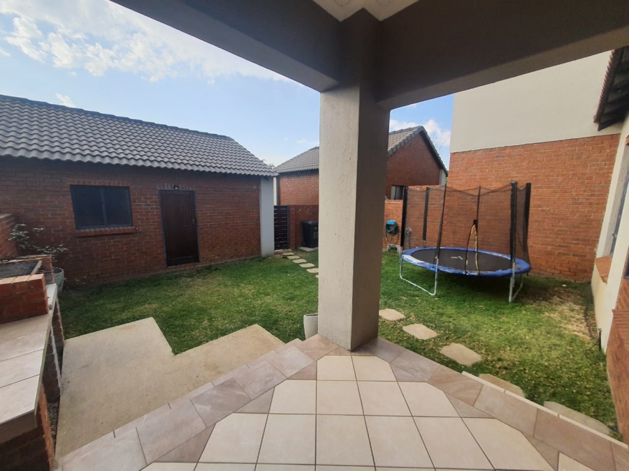 2 Bedroom Property for Sale in Mooikloof Country Residences Gauteng