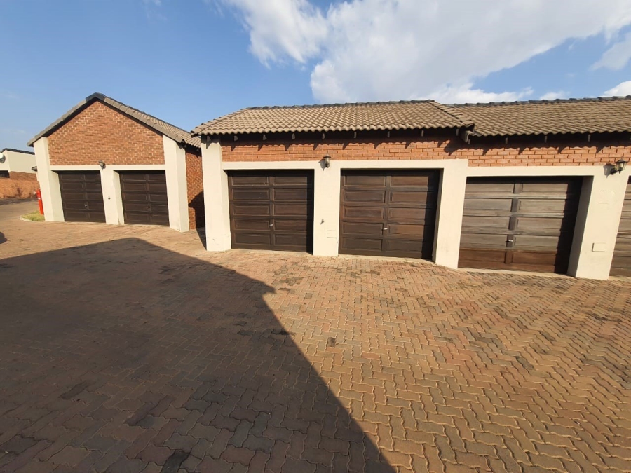 2 Bedroom Property for Sale in Mooikloof Country Residences Gauteng