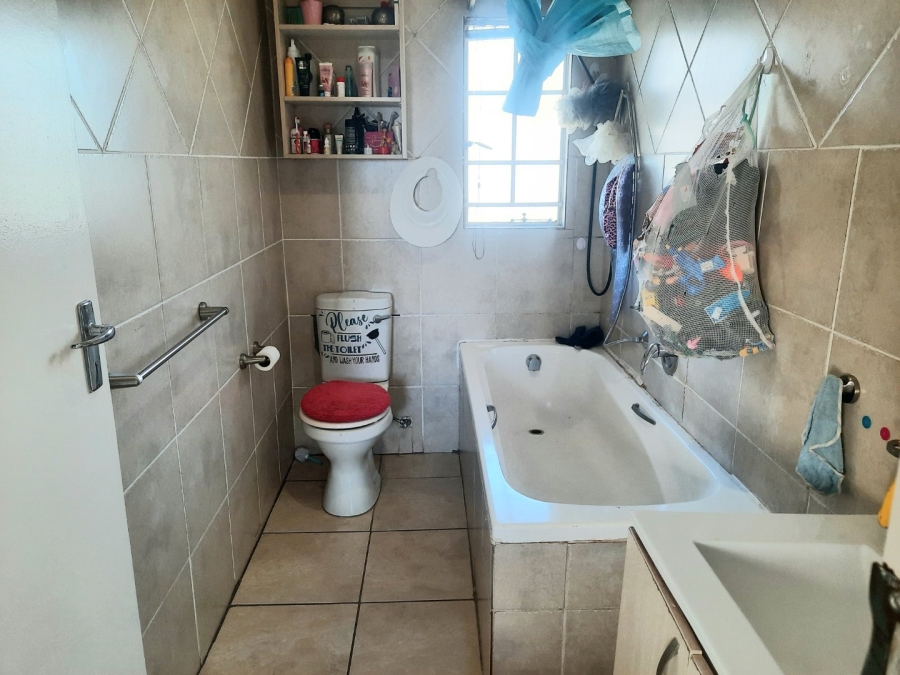 2 Bedroom Property for Sale in Radiokop Gauteng