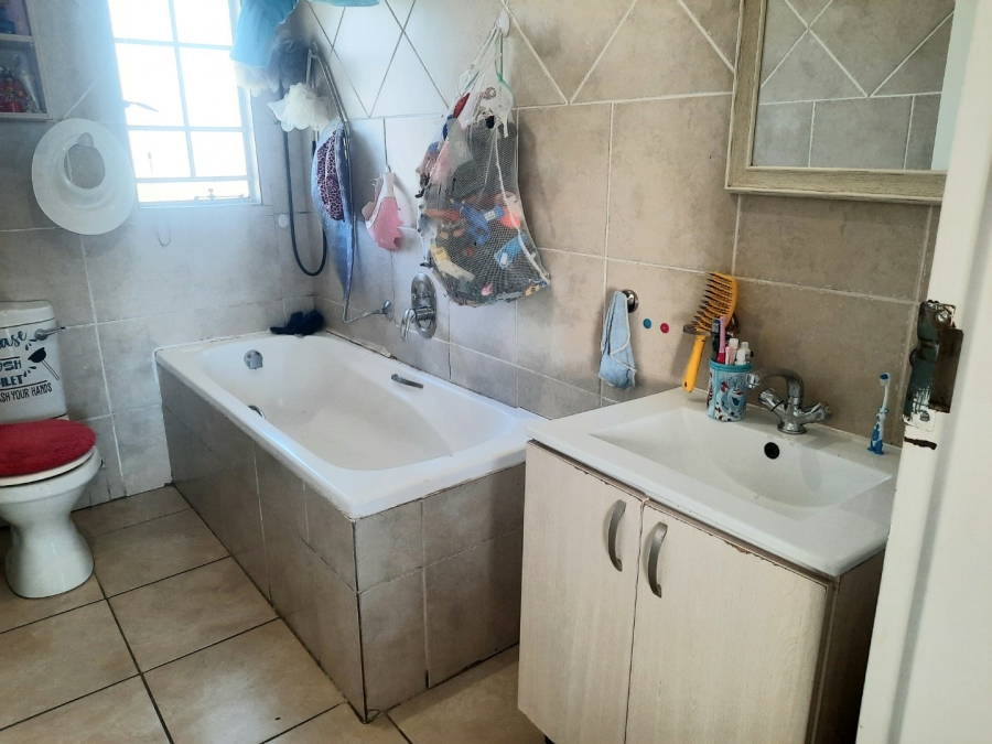 2 Bedroom Property for Sale in Radiokop Gauteng